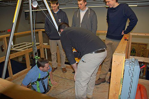 Confined Space Simulator